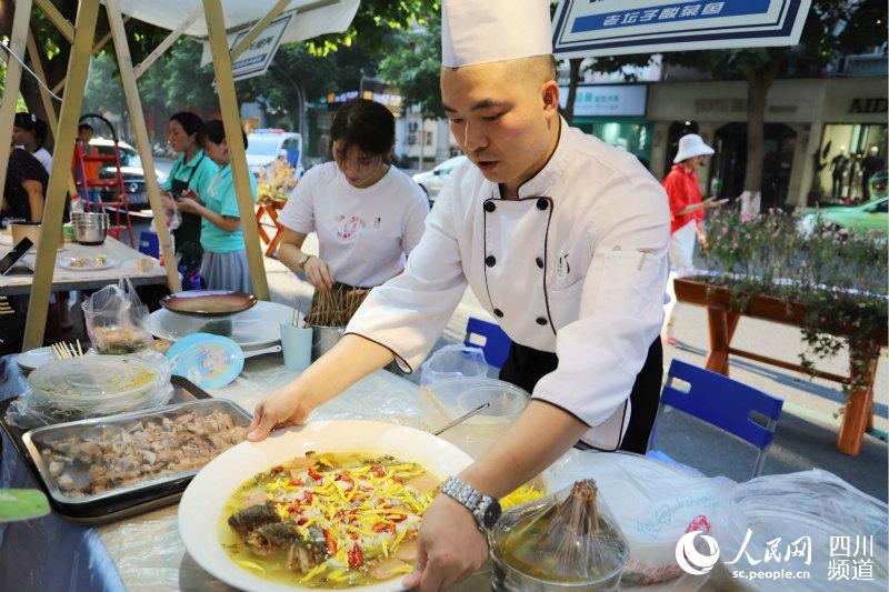 武侯区举行首届“仲夏邻里节” 社区“朋友圈”挖掘居民新需求