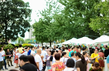 潮音社区美好行动日，社区公共空间变居民游乐场